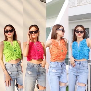 Spring summer crop 🌈(370฿ฟรีส่ง) เสื้อครอปผ้าซีทรูย่น ทางร้านทำมา 2 ไซซ์นะค่ะ มี size s, m ทรงสวยพอดีตัว ผ้านิ่มยืดหยุ่น