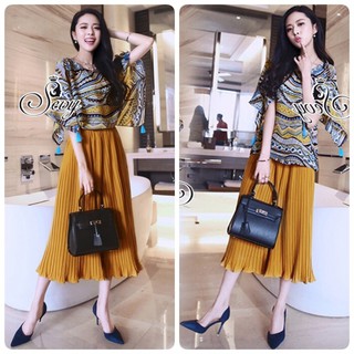 Graphic Blouse with Pleat Chiffon Pants Sets