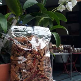 ปลาเกล็ดขาวอบกรอบ น้ำหนัก 200 กรัท 400 กรัม และ 500 กรัม