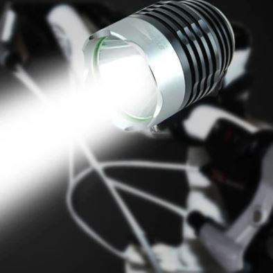 CREE DUAL FUNCTION ULTRA BRIGHT 2200/3000 LUMEN LIGHT สําหรับ CYCLING HIKING CAMPING และตกปลา