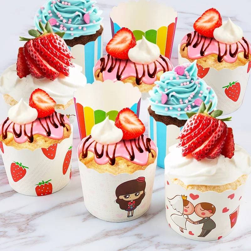 ถ้วยปาเนตโทนขอบหยัก ขนาดก้นถ้วย 5 cm. แถวละ 50 ใบ