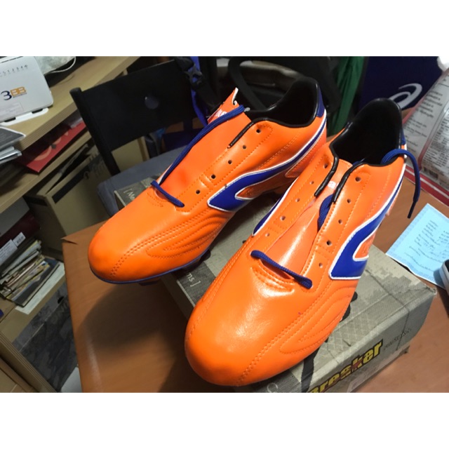 รองเท้าสตั๊ต braker (ใหม่)