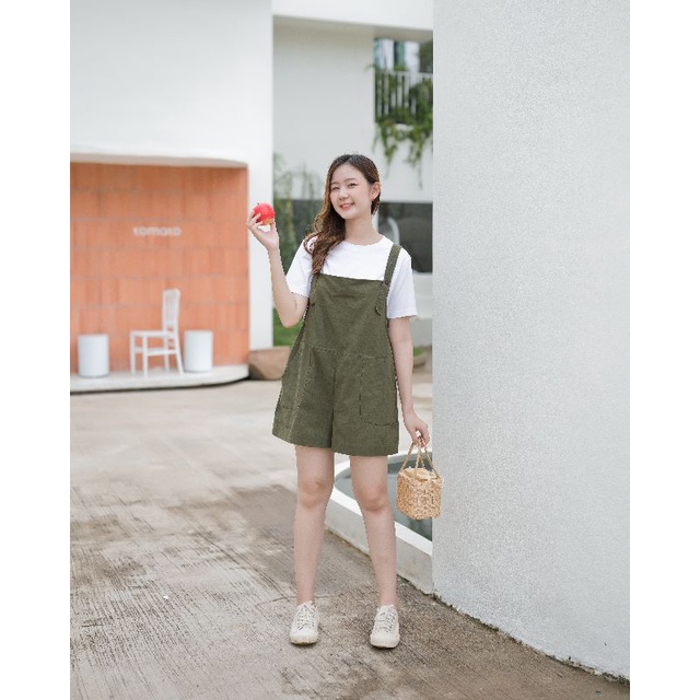 เอี๊ยมขาสั้น freesize สายปรับได้ ชุดหมีสั้น ชุดคาเฟ่ Ladychillshop