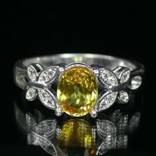 แหวนเงินแท้ 925 พลอยบุษราคัม Yellow Sapphire น้ำหนัก 2.01 กะรัต. สวยไฟดีค่ะ