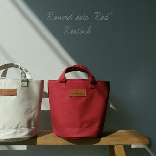 Round tote