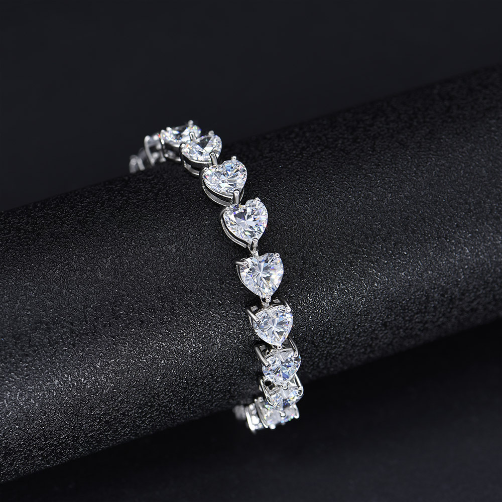 All Diamond Luxury Ins แฟชั่นหัวใจตัด 7*7 มม.สร้อยข้อมือเทนนิส 0.5CT 100% S925 เงินจริง Moissanite ผ