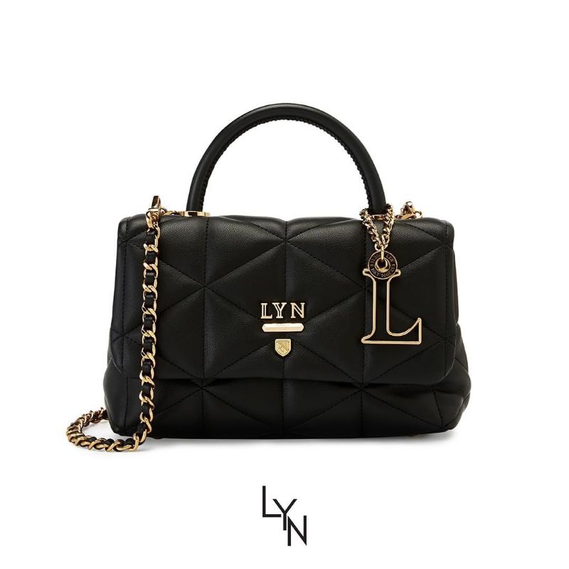 แท้จาก Outlet กระเป๋าสะพาย LYN ใหม่ล่าสุด