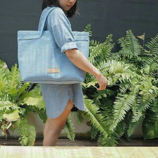 Signature tote