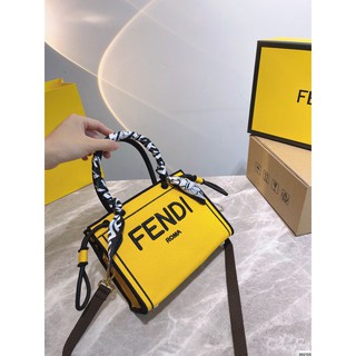 NEW fendi กระเป๋าสะพายไหล่สะพายข้างสีใสสุดเก๋ 2021 เทรนด์แฟชั่น！！！ส่งไว ！！！-