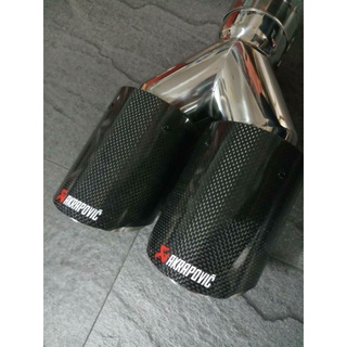 ปลายท่อคู่ (AK3) แบบเปิดหัวหุ้มไฟล์เบอร์คาร์บอนเคฟล่าแท้ AKRAPOVIC คอสวม 2.5นิ้ว ปลายท่อ 3นิ้ว แบบเงา