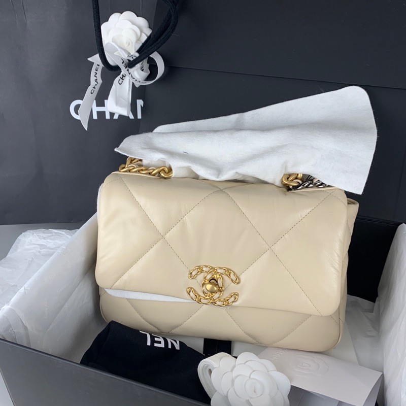 [ขายแล้วค่ะ]Chanel 19 flap bag 26cm in beige holo30 goat skin  full set