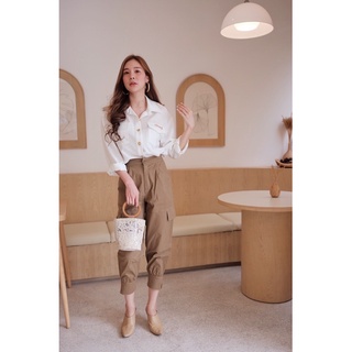 เสื้อเชิ๊ตแต่งกระดุมทองเก๋มากๆค่ะ ผ้าsilk satin เกรดพรีเมี่ยม แนะนำ