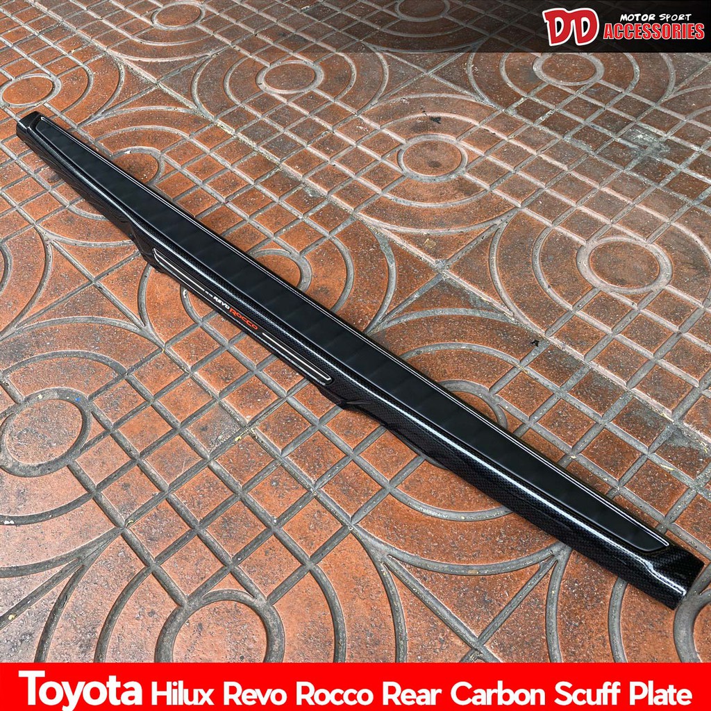 กันรอยฝาท้าย กันรอยท้าย ครอบบนฝาท้าย Toyota Revo , Revo Rocco 2015-2019 โลโก้ Revo Rocco