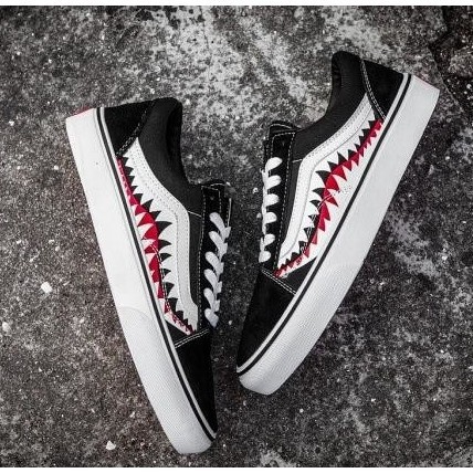 Sepatu vans cheap bape shark