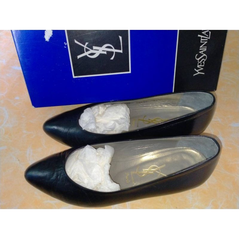 รองเท้าคัชชู YSL แท้ มือสอง เบอร์ 36 พร้อมกล่อง