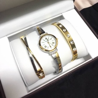 Anne Klein850฿พร้อมกำไร