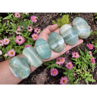 Natural Pistachio Calcite PalmStone พิสตาชิโอ แคลไซต์ ปาล์มสโตนPistachio Calcite helps to resonate with loving energy