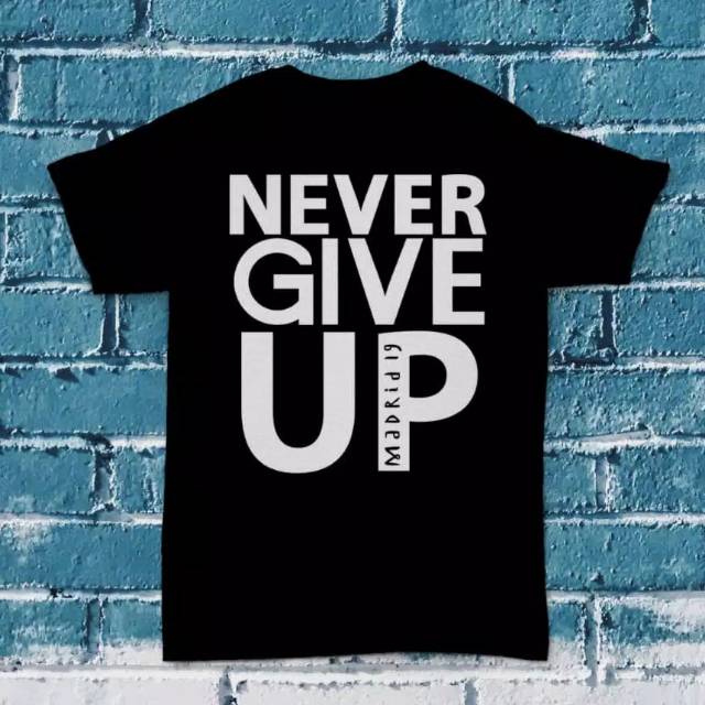 เสื้อยืด NEVER GIVE UP WRONG - เสื้อฟุตบอล NEVER GIVE UP