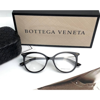 กรอบแว่นตา Bottega Veneta ทรงกลมหยดน้ำสีดำด้าน