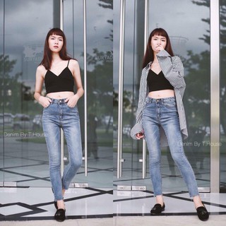 กางเกงยีนส์ผ้าดีมาก สีสวยมาก ทรงเดฟสกินนี่ ปลายขาตัดชาย รุ่นนี้แนะนำเลย ผ้ายืดหยุ่นได้ดี ใส่ได้ตลอด ไม่มีเอ้าท์