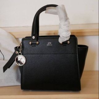 กระเป๋่า Lyn Handbag