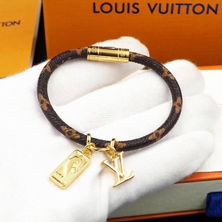 กำไลข้อมือ Louis  Vuitton 💚💚