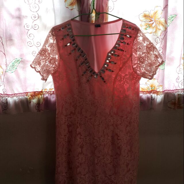 ชุดเดรสลูกไม้สีชมพูแบรนด์ fitfat สาวอวบ