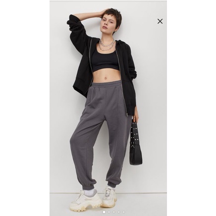 Oversize jogger สีดำ size eur M, cn 165/80a USE