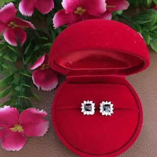 Black stone Elegant stud earring 92.5% Silver