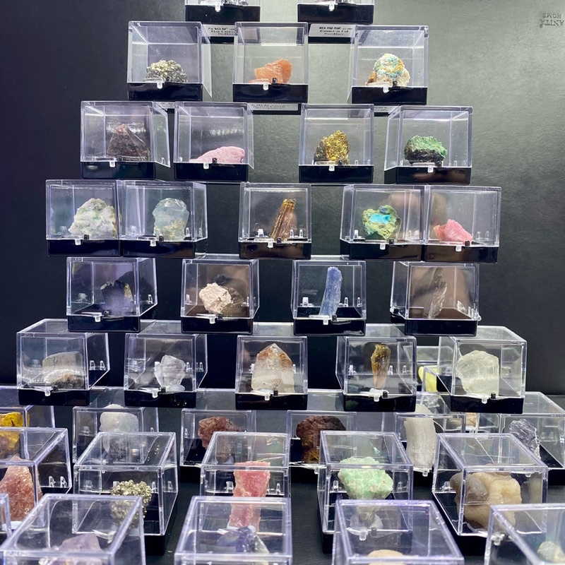 Mystery Mini Specimen Box กล่องสุ่มหินสะสม จำนวน 1กล่อง (หิน1ชิ้น)