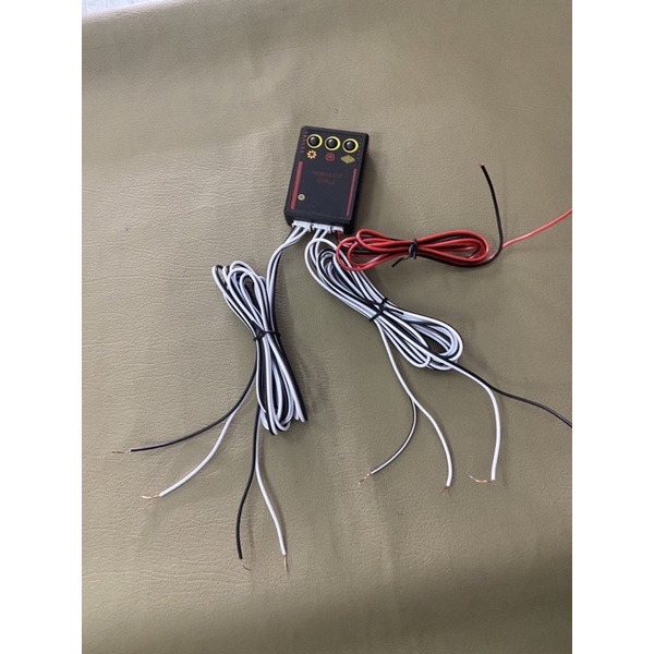 วงจรไฟกระพริบ 4 สเต็ป วงจรกระพริบ 4 สเต็ป ต่อไฟ 12v. ยาว 90 cm.ได้ 4 เส้น รบกวนอ่านรายละเอียดก่อนสั่งซื้อนะค่ะ