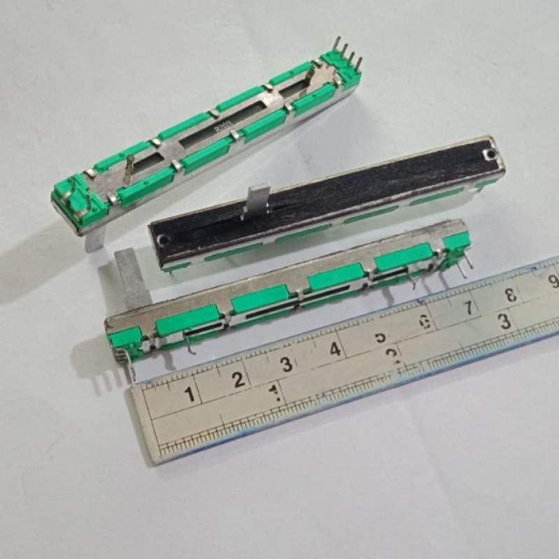 (ใส่โค้ดPEPE333 ลดเพิ่ม 15%)B20K 6ขา B203 20KB (แพ็ค1ตัว) วอลลุ่มสไลต์ ตัวยาว7.5CM VRสไลต์ ตัวต้านทา