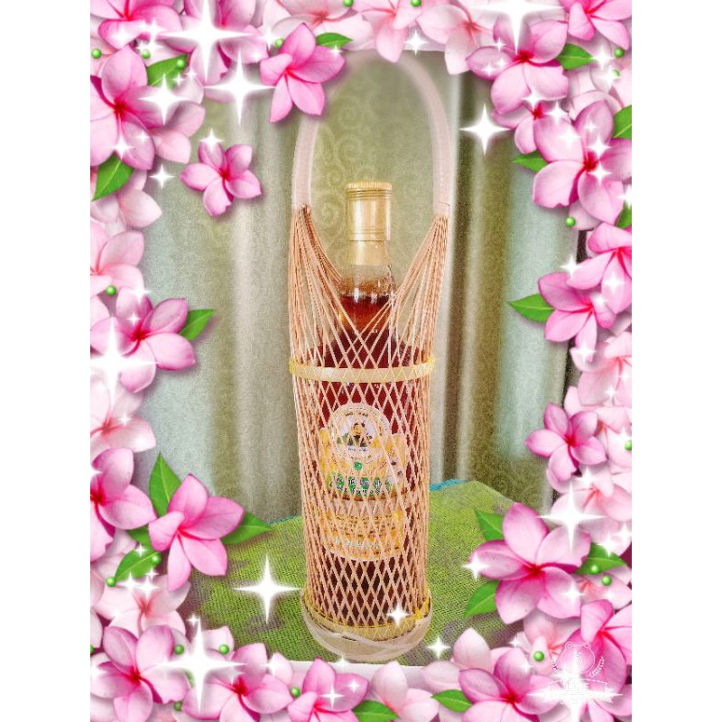 น้ำผึ้งป่าใต้แท้แสนอร่อย (ของขวัญชะลอม)Tasty Raw Honey Southern of thailand( with Basket)