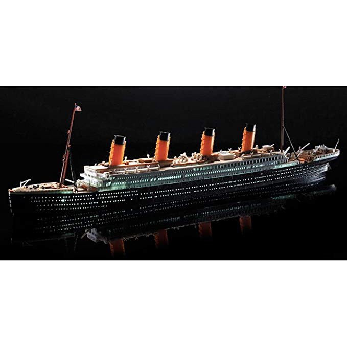 ACADEMY ชุดอุปกรณ์ Titanic Plastic Model (คุณลักษณะ LED) SCALE 1/700