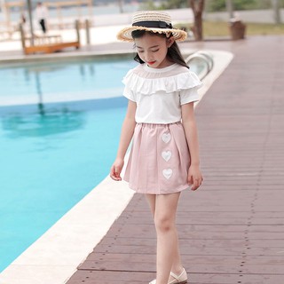 280 :   เสื้อผ้าเด็ก พร้อมส่ง - ชุดเซ็ต 2 ชิ้น เสื้อสีขาวแต่งระบาย + กระโปรงสีชมพู แต่งรูปหัวใจ ( เด็กเล็ก เด็กโต )