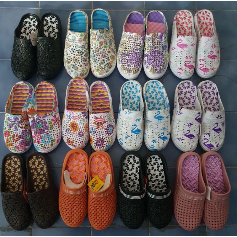 รองเท้าลำลองสตรี พื้นสูง4ซม. ราคาถูก พร้อมส่งค่ะ