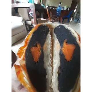 ขนมเปี๊ยะขนาด​ 180​ กรัมโดยประมาณรวมกล่อง​