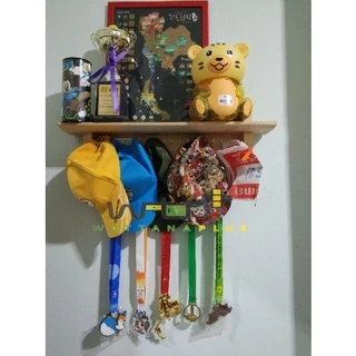A13 ที่แขวนเหรียญรางวัล สีธรรมชาติ(ทำจากไม้จริง)