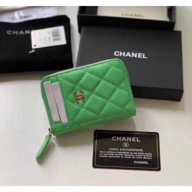 Chanel coin wallet มีช่องใส่บัตรด้านนอก size 11cm สีเขียว
