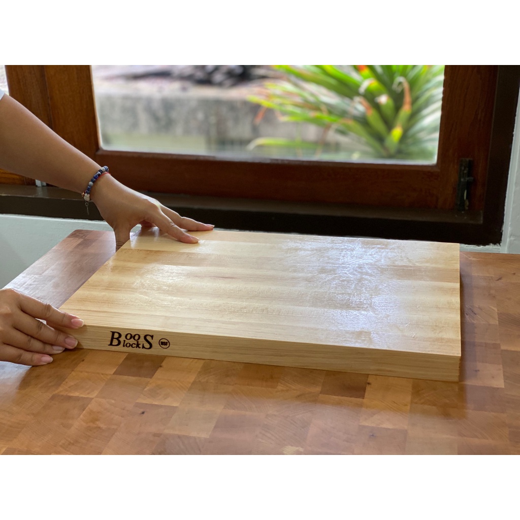 เขียงไม้เมเปิ้ล 46x31x3 Cm. John Boos 213SG Maple Wood cutting board with side grips.