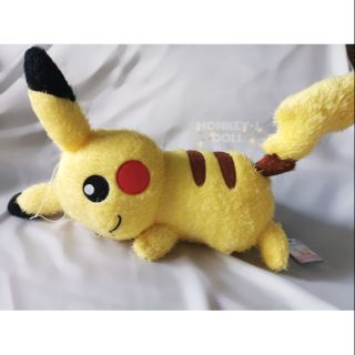 ตุ๊กตา ปิกาจู pikachu ของแท้ ท่านอน ขยิบตา1ข้าง 13นิ้ว  มือสอง สภาพดี