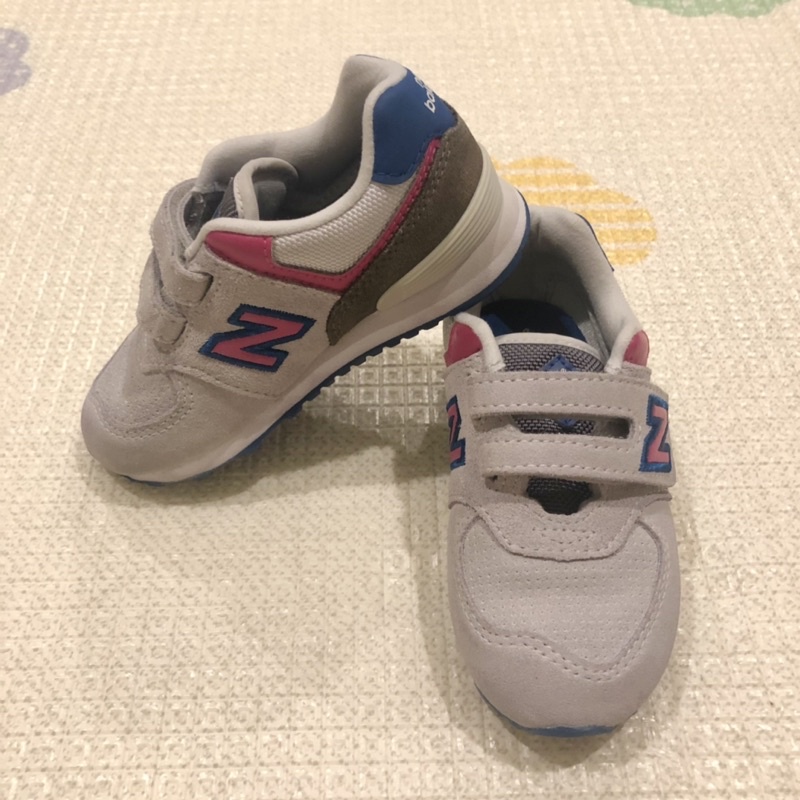 รองเท้าลำลองเด็ก New Balance YV574 👟👟 แท้ 100% 🇺🇸【มือสอง 🙌🏼 สภาพ 99%】ไซส์ US 8  (14.5 cm)