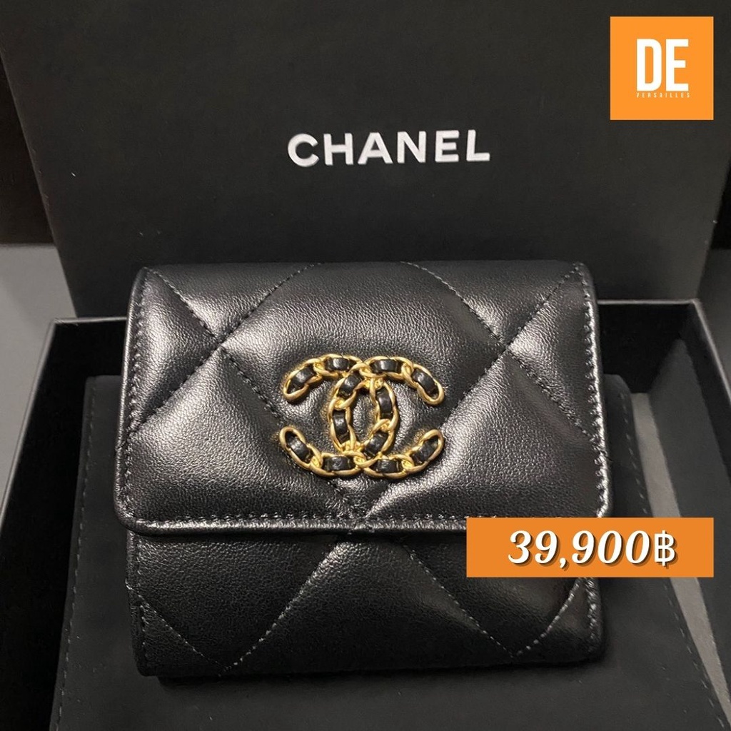 กระเป่าสตางค์ Chanel 19p tri-fold wallet holo31 full set no rec.