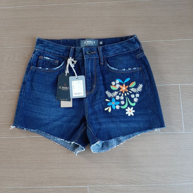 สินค้ามือ1 #Ccoo new with  กางเกงยีนส์ขาสั้น size 25sz.🍁 25 เอว25-27สะโพก 34-37 ผของใหม่ป้ายห้อยLine