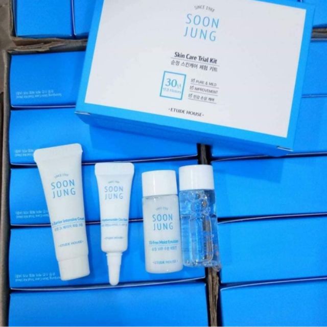Etude House Soon Jung 
Skin Care Trial Kit 
(4 Items)