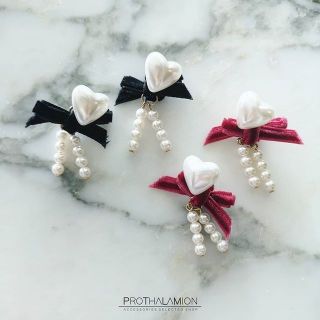 Korea Cute Red Black Ribbon Heart Pearl Earrings ต่างหู ตุ้มหู เกาหลี รูป หัวใจ ประดับ โบว์ กำมะหยี่ สีแดง ดำ และ มุก