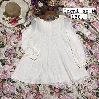 Ingni size M  เดรสสั้นหรือเสื้อยาว ผ้าลูกไม้สีครีมนวลๆ