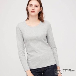 เสื้อ Uniqlo ไซส์ S 390 บาท