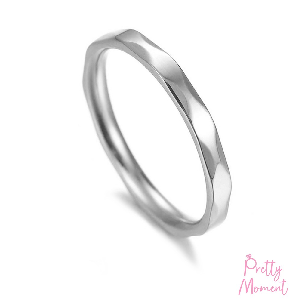 Pretty Moment แหวนเหลี่ยมรอบ การงาน เจริญก้าวหน้า บาง 1.5 mm สแตนเลส ไม่บิด ไม่เบี้ยว แข็งแรง ทนทาน สีเงิน ของขวัญ