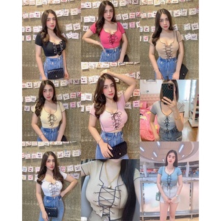 🎊mnv_shop🎊 พร้อมส่ง✨เสื้อครอปแขนสั้นตอกตาไก่ผูกหน้าผ้าร่องเล็กเนื้อยืดใส่สบาย ทรงสวยมาก